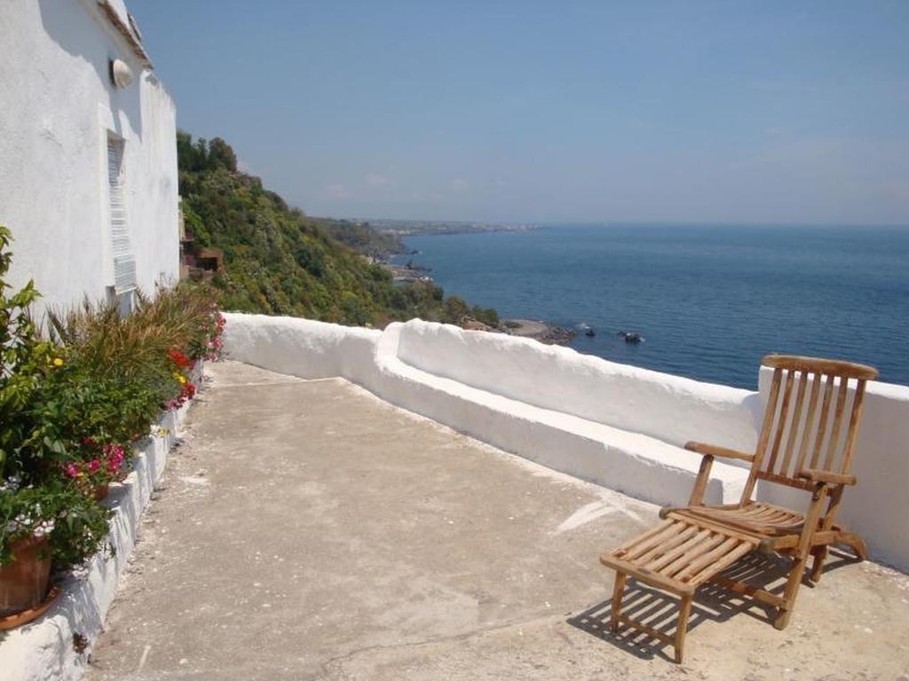 Come In Sicily La Pietra Monaca Διαμέρισμα Acireale Δωμάτιο φωτογραφία
